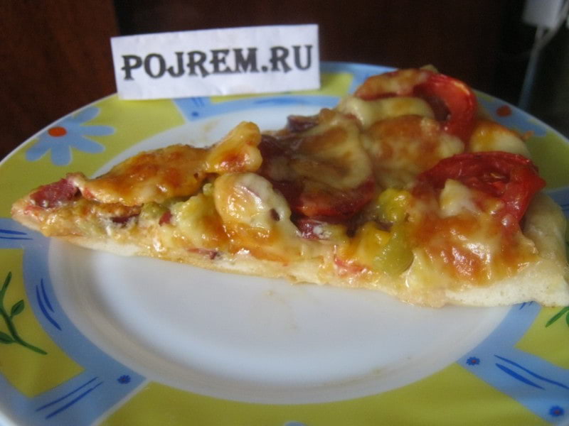 итальянская пицца с колбасой