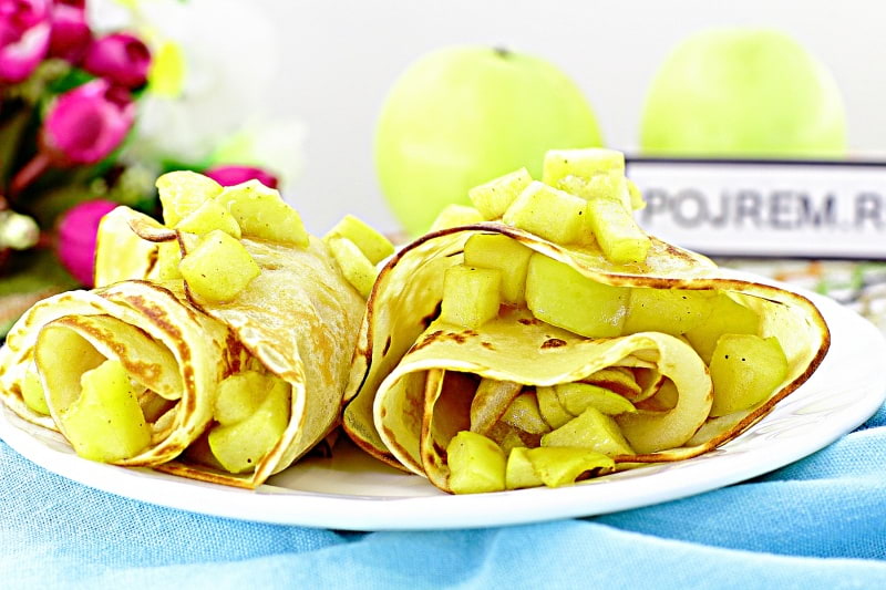 блины с яблоками
