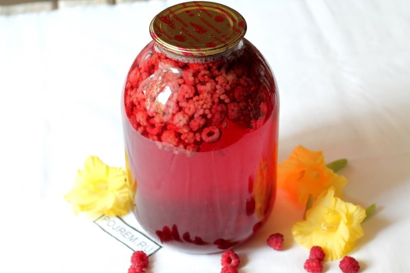 малиновый компот
