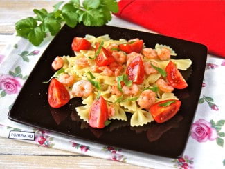 Салат с макаронами