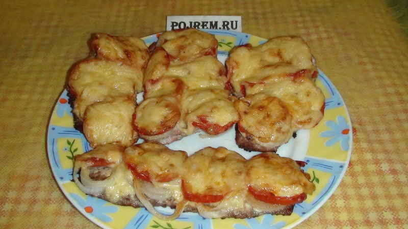 Свинина по-французски с помидорами в духовке - рецепт с фото пошагово