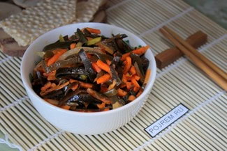 Салат из морской капусты с морковью по-корейски