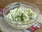 Салат со свежей капустой и сыром