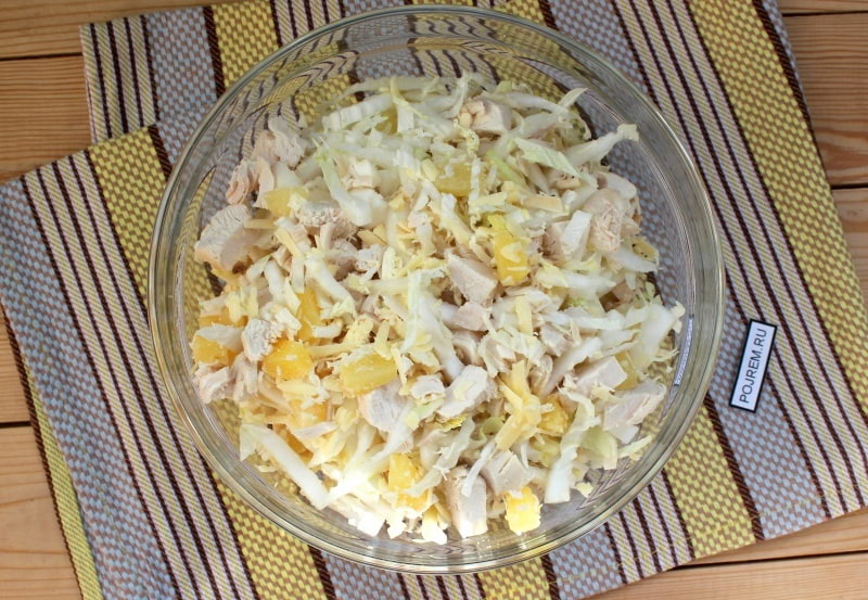 Как приготовить курицу с ананасом и сыром