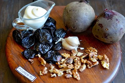 Чернослив с грецким орехом и чесноком рецепт