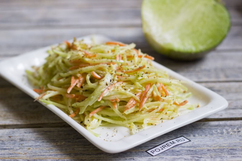 Простой овощной салат из зеленой редьки с морковью – пошаговый рецепт приготовления с фото