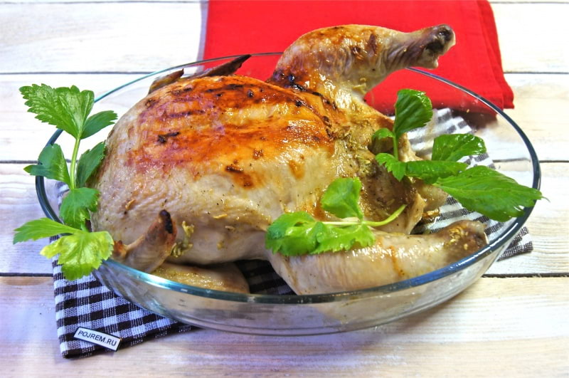 Жареная курица в сливках с чесноком на сковороде