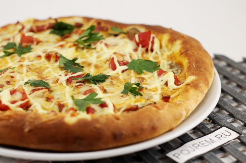 Пицца без сыра с колбасой в духовке рецепт с фото пошагово