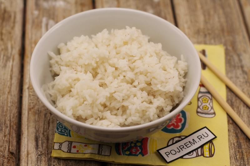 Сколько грамм в отварном рисе. 100 Гр риса. Рис в граммах. 200 Г вареного риса. 100 Г вареного риса.
