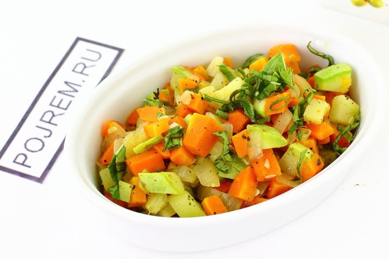 Тушеный салат из кабачков, овощей и сливой в мультиварке – пошаговый рецепт приготовления с фото