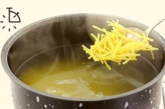 Быстрый вермишелевый суп за 15 минут. Дети от него никогда не отказываются